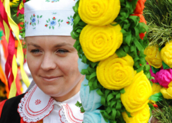 Η Πολωνία καλεί τις Βρυξέλλες να διερευνήσουν το TikTok - Ρωσικό προφίλ προωθεί την έξοδο της χώρας από την ΕΕ