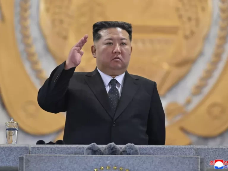 Κιμ Γιονγκ Ουν πορτρέτο