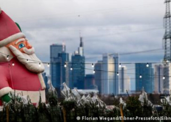 Η ξενιτιά και η διπλή μοναξιά των Χριστουγέννων