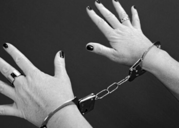 Ηράκλειο: 20χρονη είχε στο σπίτι της… ποικιλία ναρκωτικών