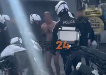 Ηράκλειο: Ημίγυμνος άνδρας προκάλεσε ζημιές σε σούπερ μάρκετ, βιτρίνες, αυτοκίνητα και συνελήφθη – Φωτογραφίες