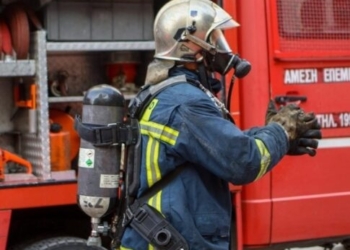 Ηράκλειο: Συναγερμός στην πυροσβεστική για ταυτόχρονες φωτιές σε σπίτι και αυτοκίνητο