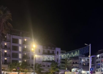 Ηράκλειο: To …λαρισσαϊκό “Χρον Πολλά” και η εξήγηση για τον χριστουγεννιάτικο στολισμό της πόλης