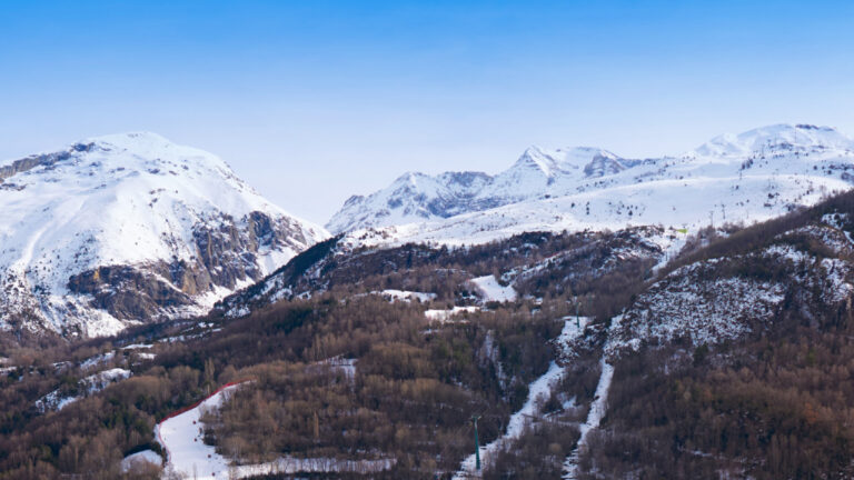 Ισπανία: Τρία άτομα έχασαν τη ζωή τους από χιονοστιβάδα σε χιονοδρομικό κέντρο