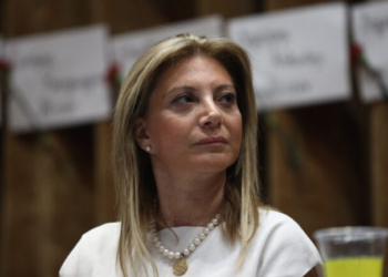Καταγγελία από την Μαρία Καρυστιανού: Έφοδος του ΣΔΟΕ στα γραφεία του Συλλόγου των Τεμπών