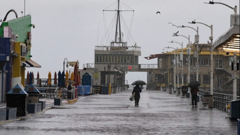 Κατάσταση έκτακτης ανάγκης στο Λος Άντζελες λόγω κινδύνου πλημμυρών τα Χριστούγεννα