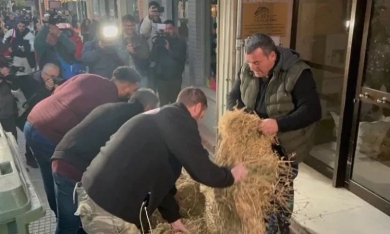 Σανό στη Λάρισα