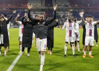 Λιόν: Απέκλεισε ομάδα 7ης κατηγορίας και της έκανε δωρεά 100.000 ευρώ