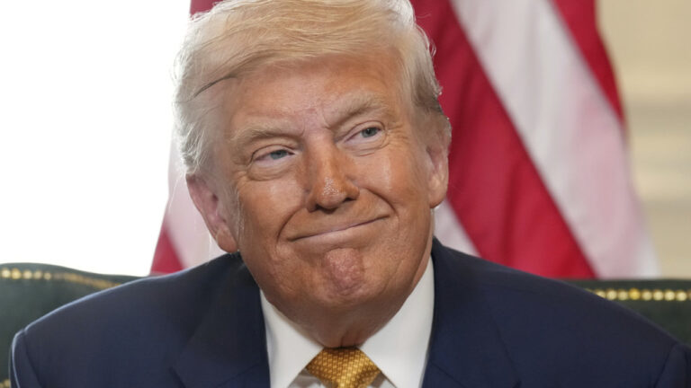 Μετριοπάθεια Τραμπ: «Χωρίς τις ΗΠΑ... δεν υπάρχει κόσμος»