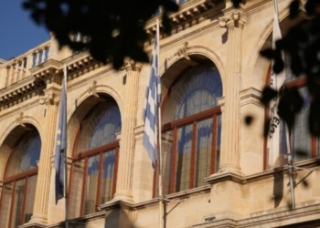 Μια προσφορά στον διεθνή διαγωνισμό για την είσοδο ιδιώτη στην καθαριότητα