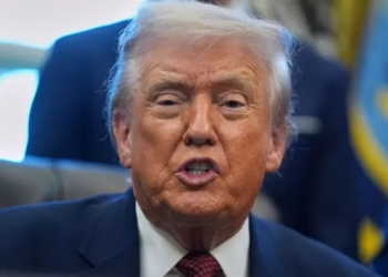 «Μύδροι» Τραμπ εναντίον της νέας ιδιοκτησίας του CBS