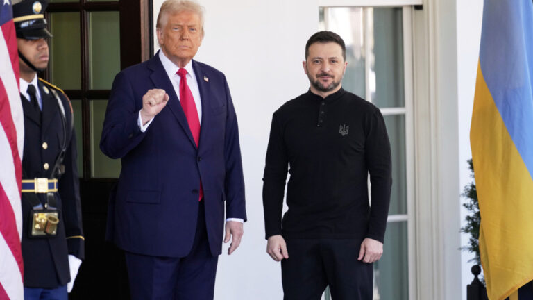 Νέες πιέσεις Τραμπ στον Ζελένσκι: «Έχεις μέρες να απαντήσεις στην ειρηνευτική συμφωνία»