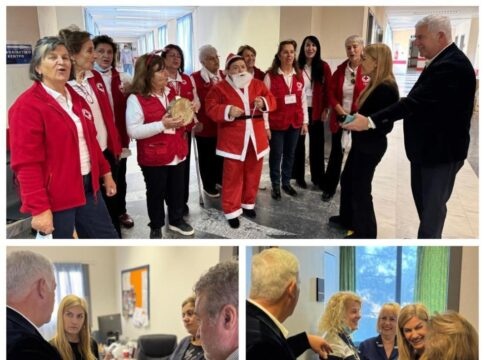 Νοσοκομείο Χανίων: Δώρα και ευχές από τη Σέβη Βολουδάκη