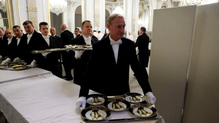 Ο φροντιστής των ασημικών του Ελιζέ κατηγορείται για κλοπή πολύτιμων σερβίτσιων, αξίας έως και 40.000 ευρώ