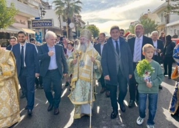 Ο Λευτέρης Αυγενάκης στον εορτασμό του Αγίου Νικολάου στην Νέα Αλικαρνασσό