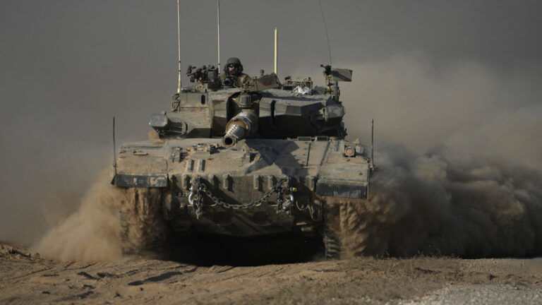 Ο λιβανικός στρατός επαναλαμβάνει σε ξένους διπλωμάτες την πρόθεσή του να αφοπλίσει τη Χεζμπολά