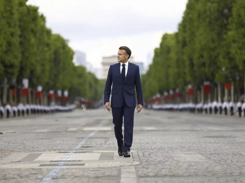 Εμανουέλ Μακρόν παρέλαση
