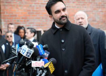 Ο Μαμντάνι αφήνει το μικρό του διαμέρισμα για να μείνει στην επίσημη κατοικία του δημάρχου