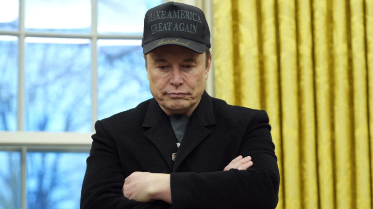 Ο Μασκ κήρυξε πόλεμο στην ΕΕ: «Δεν είναι ΔΗΜΟΚΡΑΤΙΑ – Πολλοί Ευρωπαίοι πολιτικοί είναι προδότες»