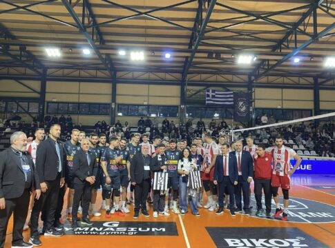 Ο ΟΦΗ έχασε από το Ολυμπιακό στο ΒΑΚ – Συγκίνηση στη βράβευση του Κ. Τσαγκατάκη