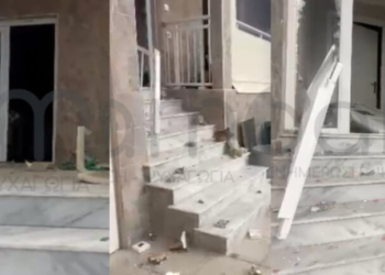 Οργή στην Αλεξανδρούπολη για το νήπιο που πέθανε από ασιτία: Διέλυσαν το σπίτι της οικογένειας, χτύπησαν τον παππού
