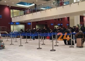 Παραμένουν στο αεροδρόμιο Χανίων οι αγροτοκτηνοτρόφοι – Κανονικά οι πτήσεις