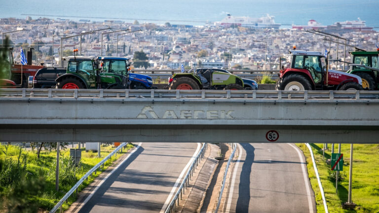 Πάτρα: Η Αστυνομία σχηματίζει δικογραφίες για τα μπλόκα στη Δυτική Ελλάδα