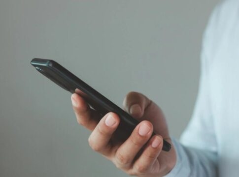 Ψήφος για δήμαρχο και περιφερειάρχη από το κινητό – Τι προβλέπει και πότε ψηφίζεται ο νέος κώδικας αυτοδιοίκησης