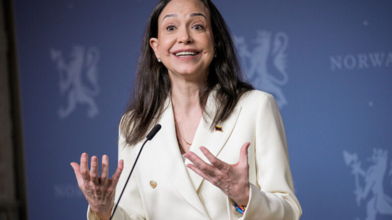 Ρεπόρτερ: «Θα χαιρετίζατε μια στρατιωτική επέμβαση των ΗΠΑ στην Βενεζουέλα;» - Ματσάδο: «Έχει γίνει ήδη εισβολή» 