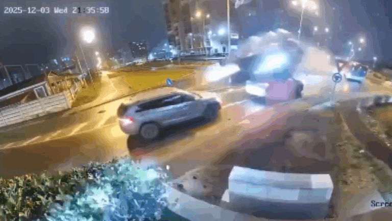 Ρουμανικό Fast & the Furious: Αυτοκίνητο έφυγε από την πορεία του και έγινε... ιπτάμενο