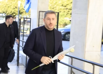Σε κλίμα συγκίνησης η κηδεία της Σύλβας Ακρίτα (Εικόνες, βίντεο)