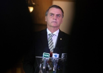 Σε τρίτη επέμβαση για να σταματήσει ο επίμονος λόξιγκας υποβλήθηκε ο Μπολσονάρου