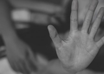 Σοκ στη Θεσσαλονίκη: Βίασαν 13χρονη, βιντεοσκόπησαν τις πράξεις τους και τις διέρρευσαν στο διαδίκτυο