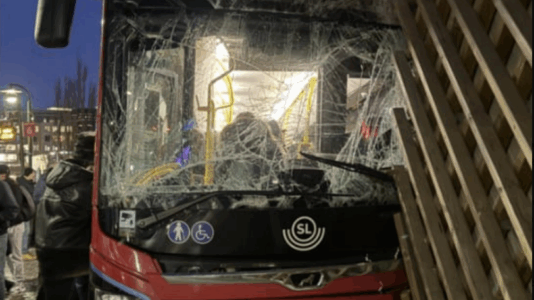 Σουηδία: Τουλάχιστον 10 τραυματίες σε τροχαίο με λεωφορείο στην Στοκχόλμη