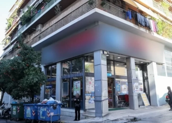 Σοβαρό ατύχημα σε ανελκυστήρα σούπερ μάρκετ στου Ζωγράφου - Διασωληνωμένος ο συντηρητής του