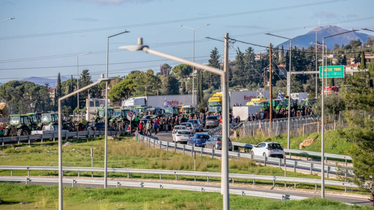 Στη γέφυρα Ρίου – Αντιρρίου επεκτείνονται οι κινητοποιήσεις των αγροτών - Σχεδιάζουν άνοιγμα διοδίων