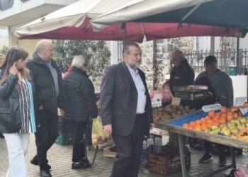 Στο Καστέλλι ο Δήμαρχος Μινώα Πεδιάδας και οι συνεργάτες του – Αντάλλαξαν ευχές με τον κόσμο