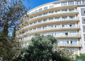 Στο ΚΑΤ υπάλληλος καθαριότητας σε απορριματοφόρο, μετά από επίθεση Ρομά