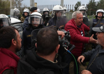 Στον κόμβο του αεροδρομίου «Μακεδονία» επιχειρούν να στήσουν μπλόκο αγρότες και κτηνοτρόφοι