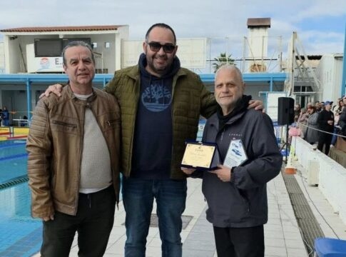 Συγκίνηση στη βράβευση του Κώστα Σακαράκη από το ΕΑΚΗ