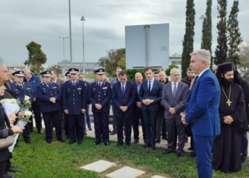 Συγκλόνισαν οι γονείς του Γιώργου Λυγγερίδη στο μνημόσυνο - μήνυμα κατά της οπαδικής βίας