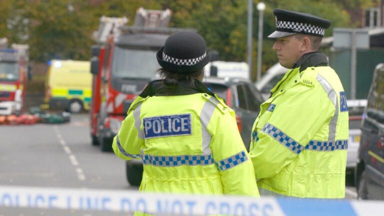 Συγκλονισμένη η Βρετανία: Συνελήφθη έφηβος για ανθρωποκτονία μετά τον θάνατο 9χρονης