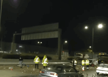 Σύγκρουση φορτηγού με ΙΧ στην άνοδο Κηφισού - Σοβαρά προβλήματα στην κυκλοφορία