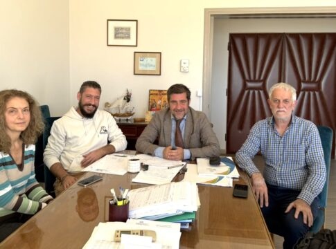 Συνάντηση εργασίας του Αντιπεριφερειάρχη Λασιθίου με τον Πρόεδρο της Κοινότητας Ελούντας για θέματα υποδομών