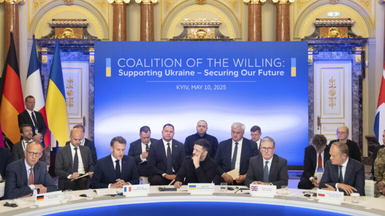 Συνάντηση Ζελένσκι με τους Ευρωπαίους ηγέτες σήμερα στο Λονδίνο -Το Κρεμλίνο επαινεί τον Τραμπ