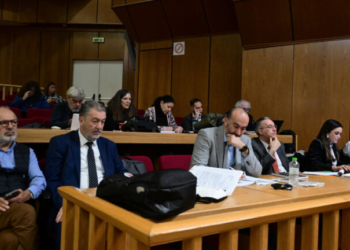 Συνεχίζεται η εισαγγελική αγόρευση στη δίκη της Χρυσής Αυγής: Βίαιη οργάνωση, με φυλετικό μίσος
