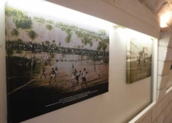 Συνεχίζεται με μεγάλη επιτυχία η έκθεση ιστορικών φωτογραφιών του Ερασιτέχνη ΟΦΗ στην πύλη Αγίου Γεωργίου