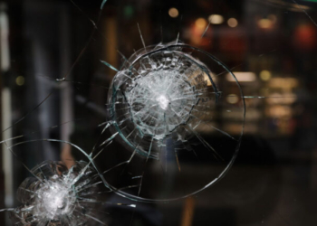 Θεσσαλονίκη: 4 έφηβοι προκάλεσαν ζημιές σε καφετέρια και εξύβρισαν τον ιδιοκτήτη