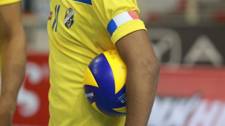 Θεσσαλονίκη: 52χρονος και 56χρονος έδειραν 13χρονο σε αγώνα βόλεϊ