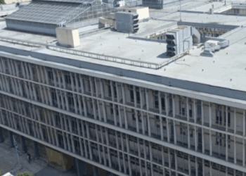 Θεσσαλονίκη: Προανακριτική έρευνα για το ΚΤΕΛ που έπεσε πάνω σε σιδηροδρομική μπάρα - Ελεύθερος ο οδηγός